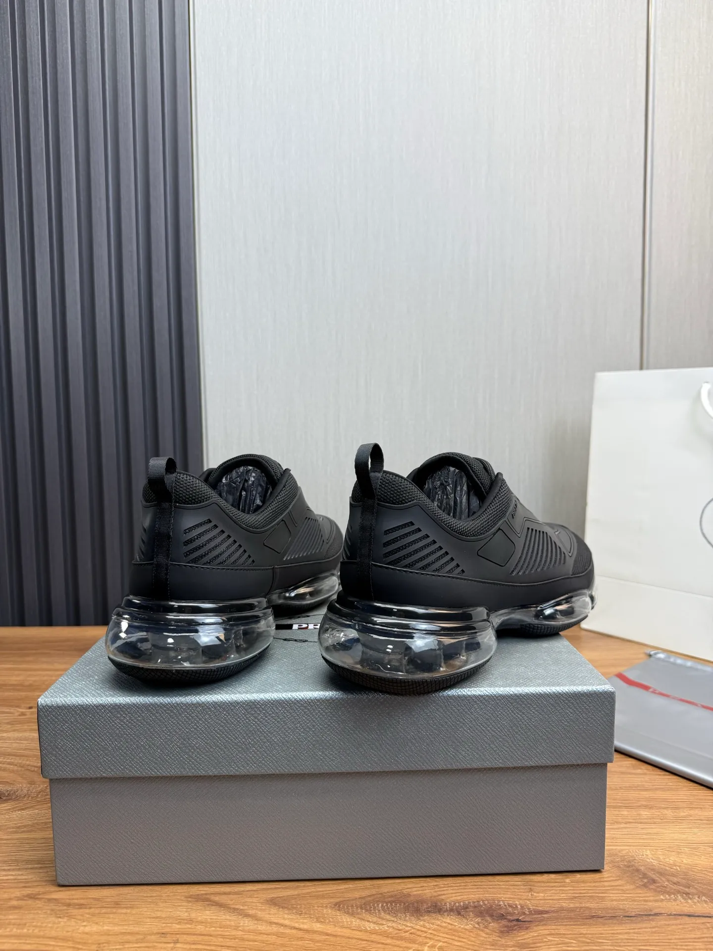 Men's shoes 💰640💰 [PRADA] Men's shoes are popular in the counter, high-quality shipments ✔️Official website synchronization, original fly-woven epoxy fabric + cowhide lining, 1⃣️ to 1⃣️ replica, original air-cushion original bottom, 38-45 (one size larger)
